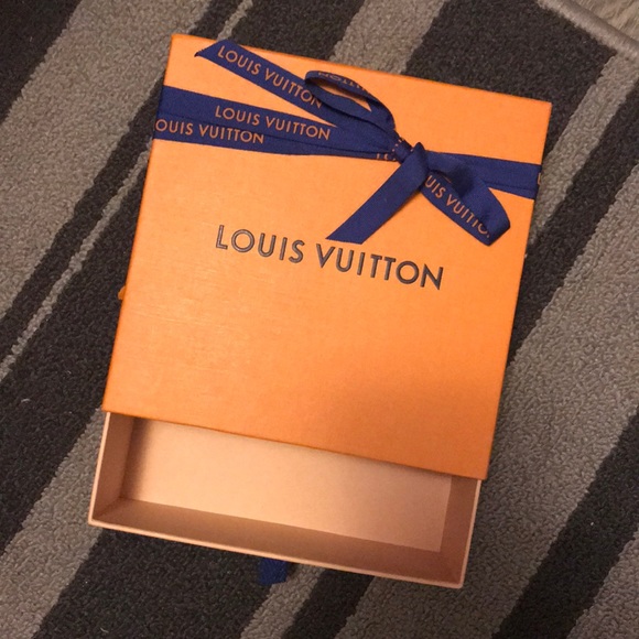 Louis Vuitton Dust box gift box and ribbon - Picture 2 of 7